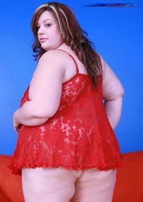 BBW amateur with huge tits Desiree Devine gets her mouth & pussy dicked